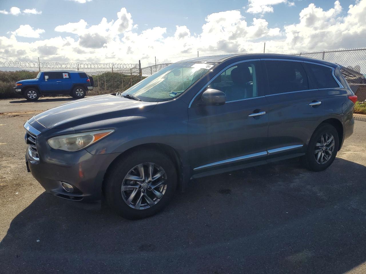 Salvage INFINITI JX35 Image