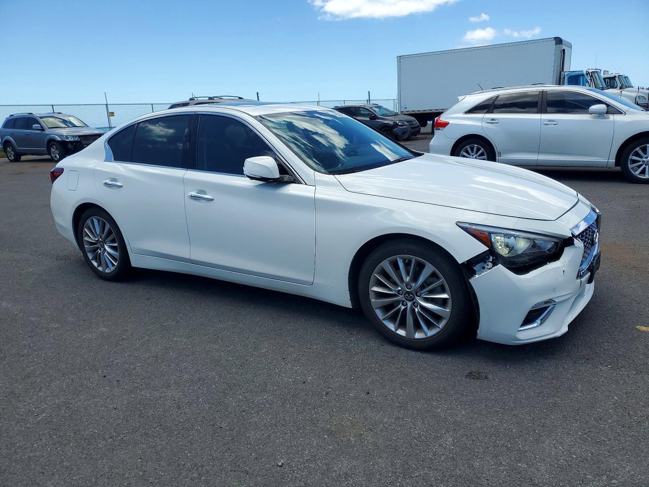 INFINITI Q50 Luxe