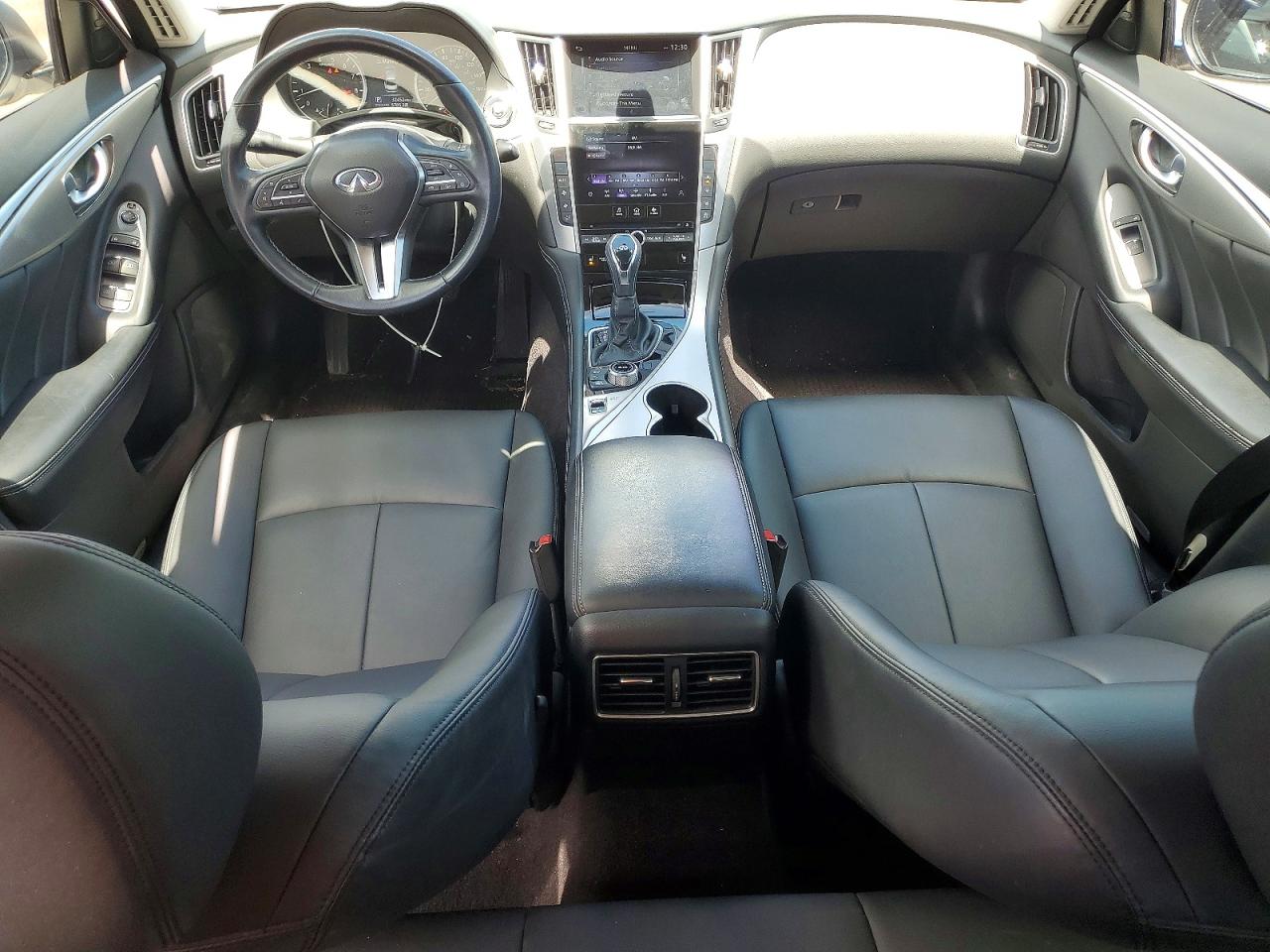 INFINITI Q50 Luxe