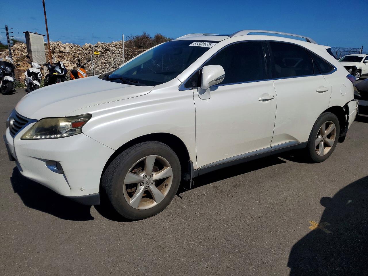 Salvage Lexus RX Image