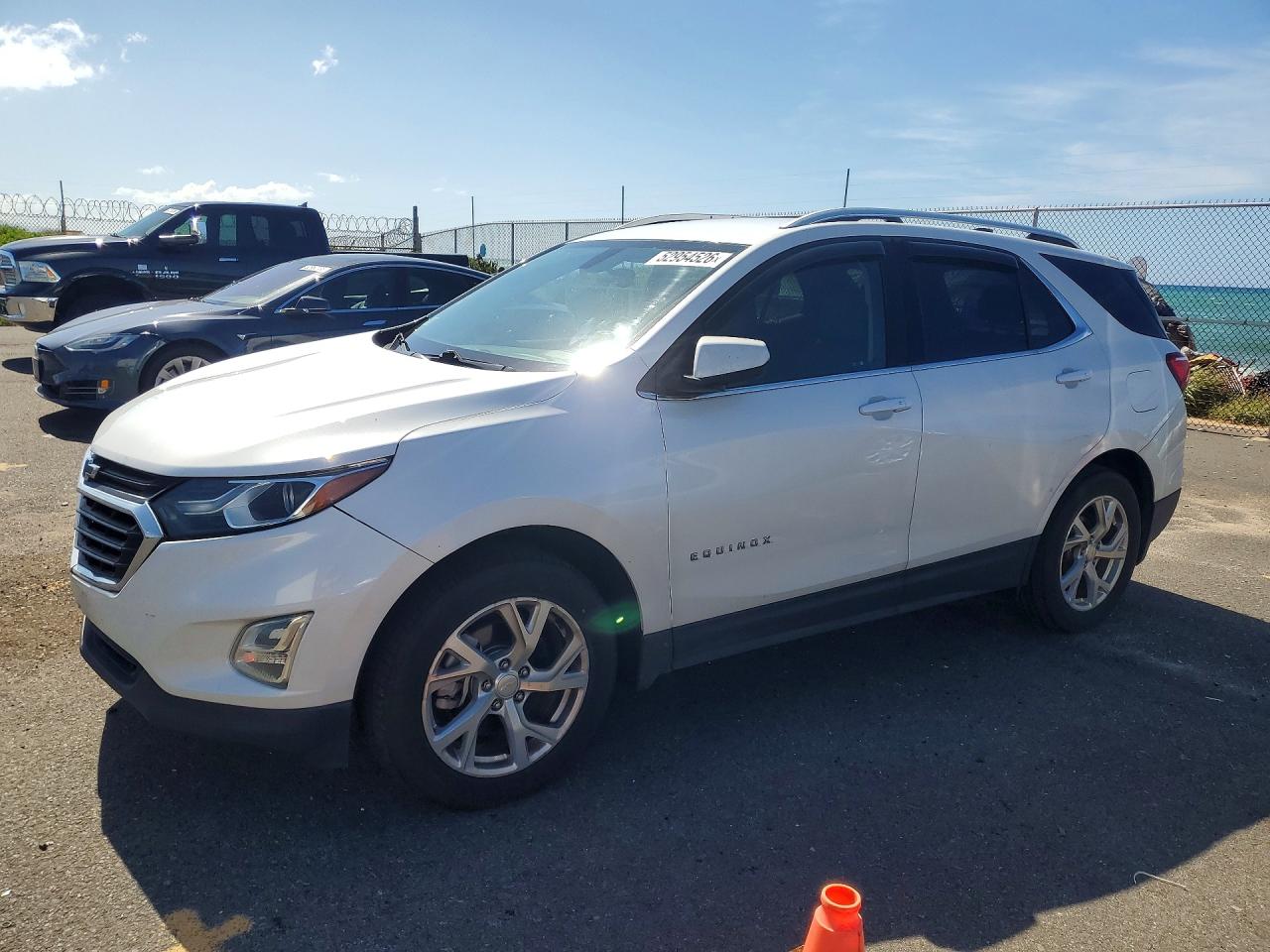 Salvage Chevrolet Equinox Image