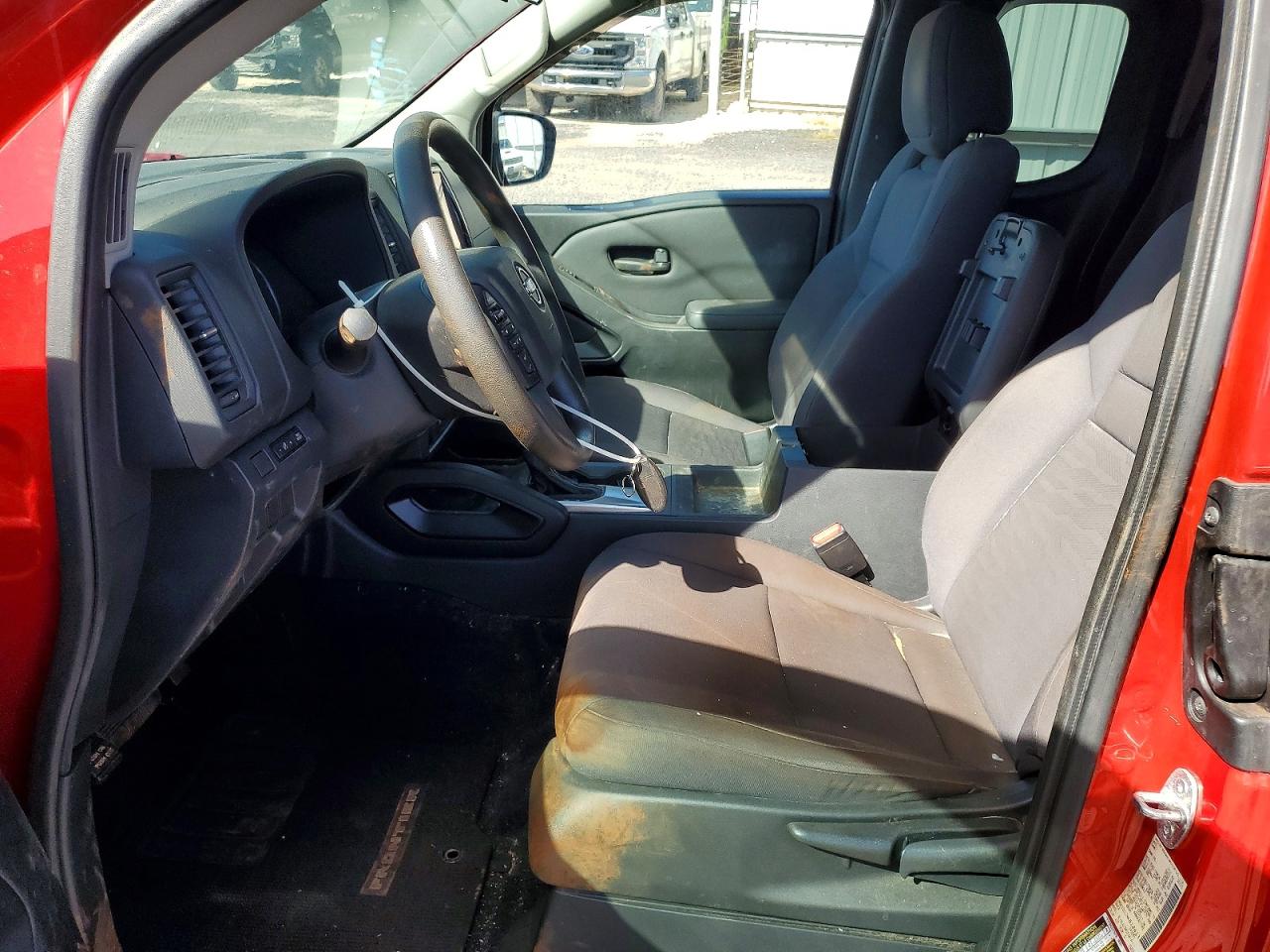 Nissan Frontier S