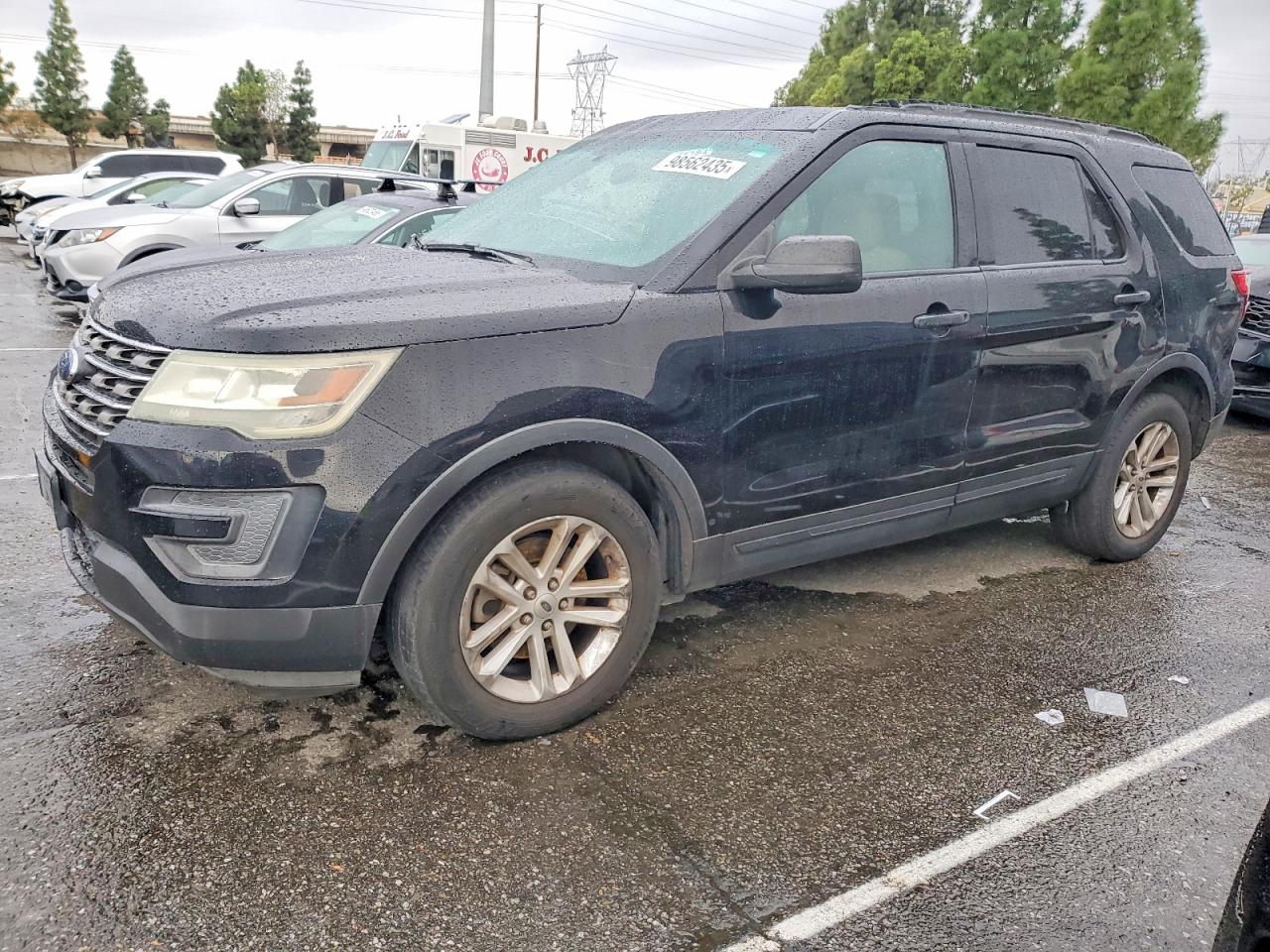 Salvage Ford Explorer Image