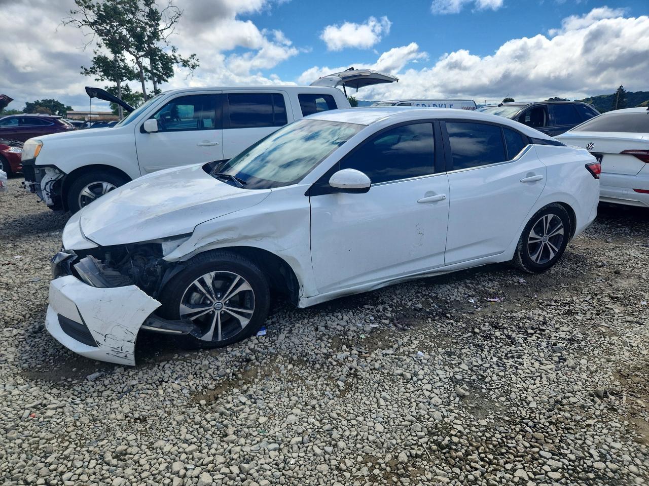 Salvage Nissan Sentra Image