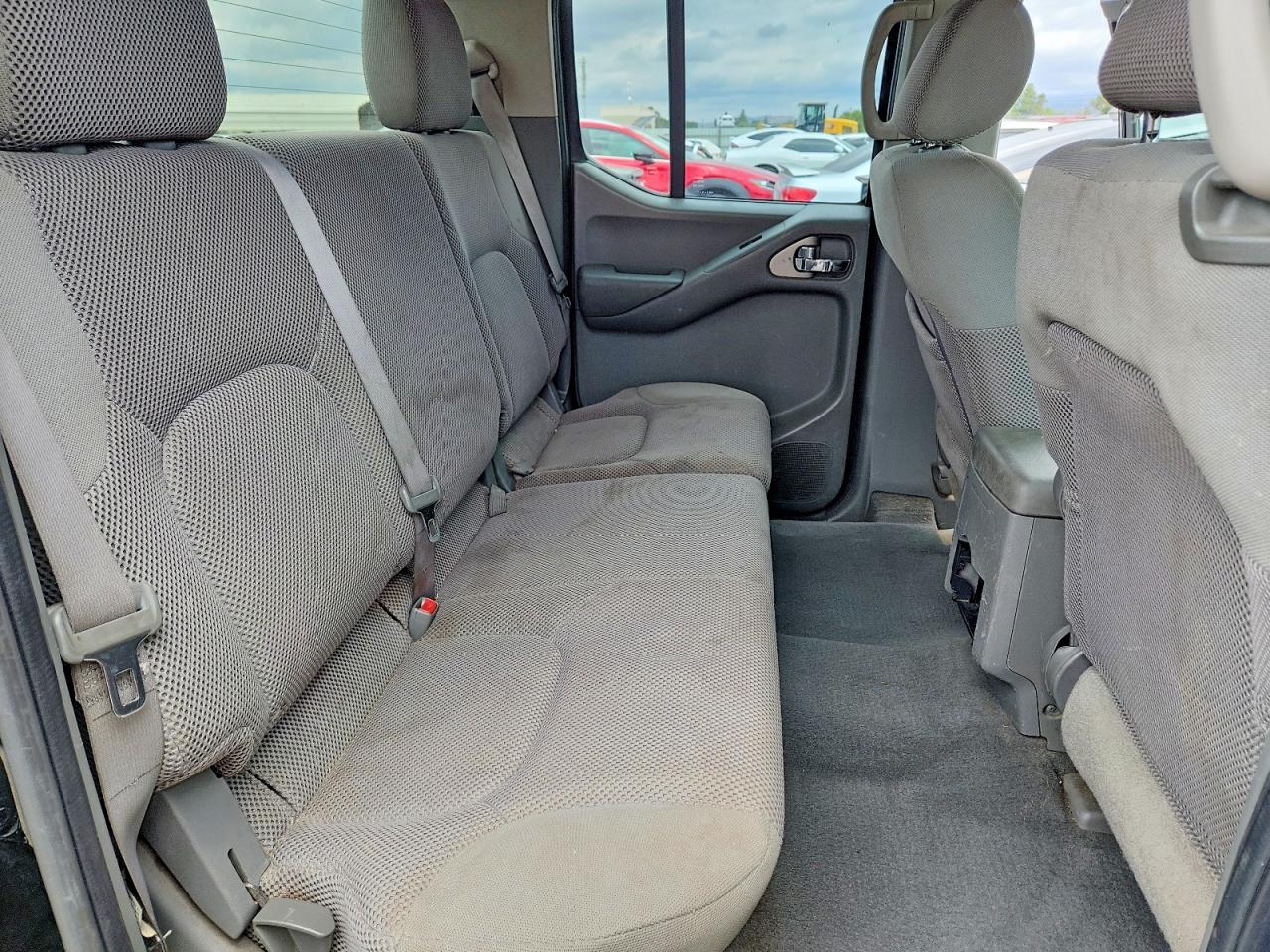 Nissan Frontier Se V6