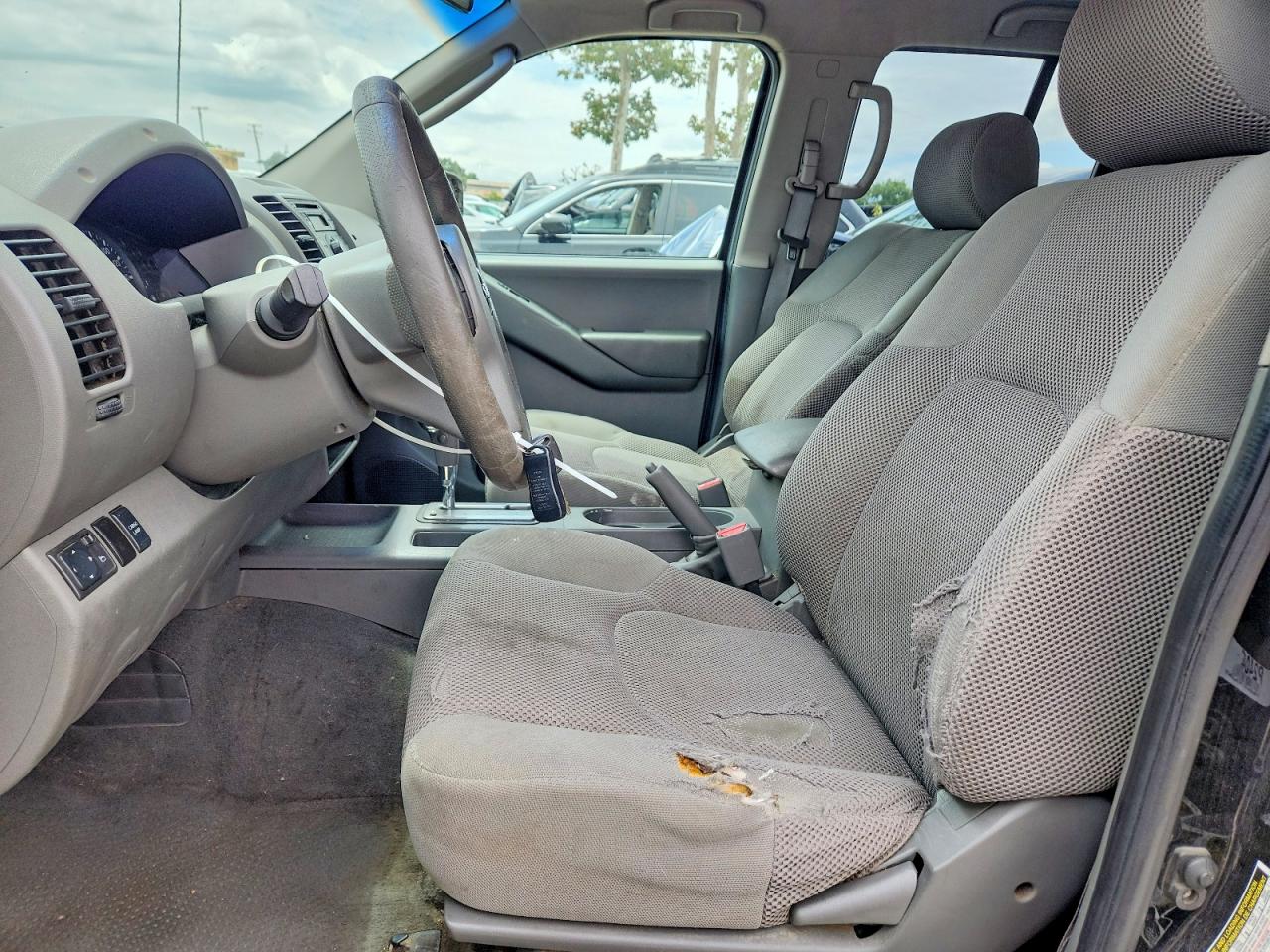Nissan Frontier Se V6