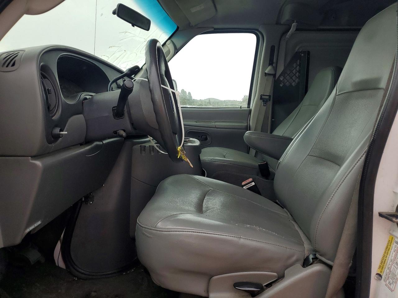 Ford Econoline E250 Van