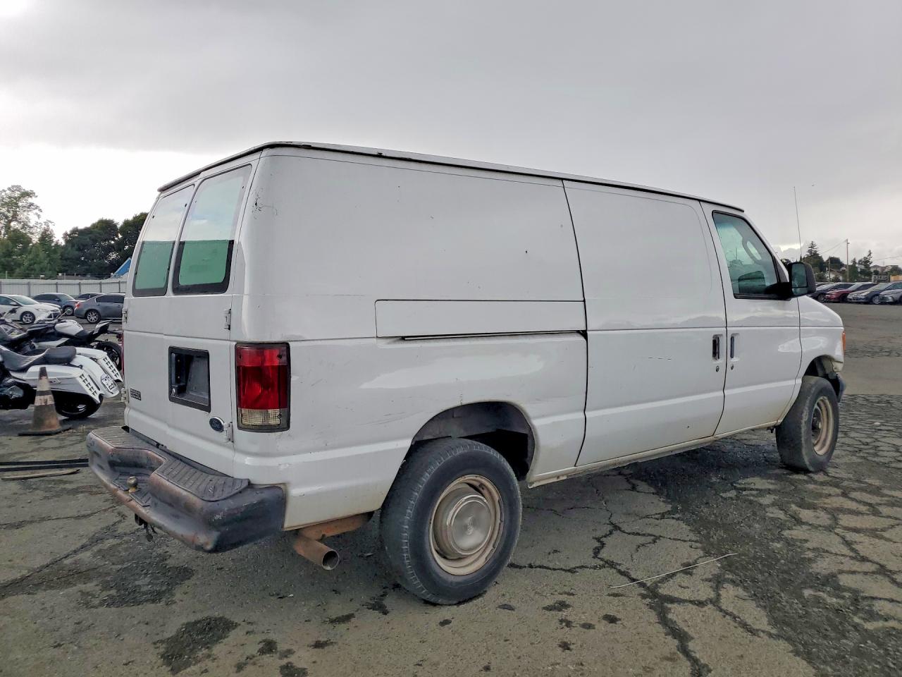 Ford Econoline E250 Van