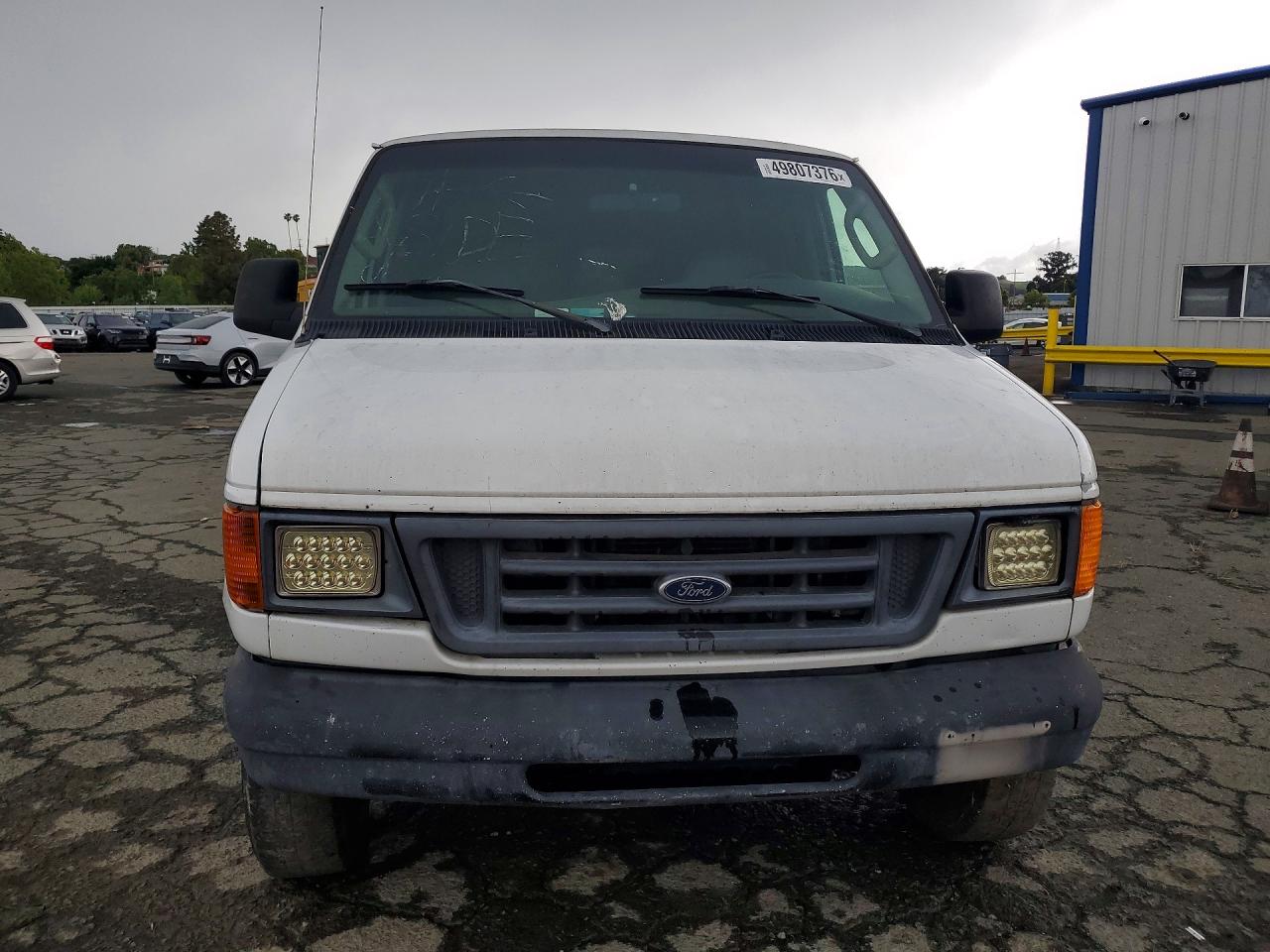 Ford Econoline E250 Van