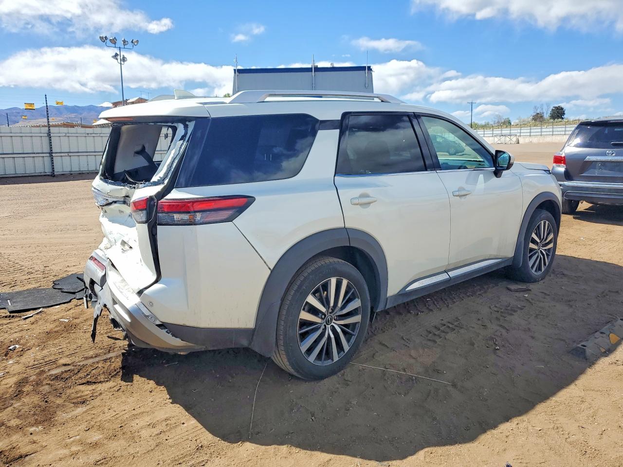 Nissan Pathfinder Platinum