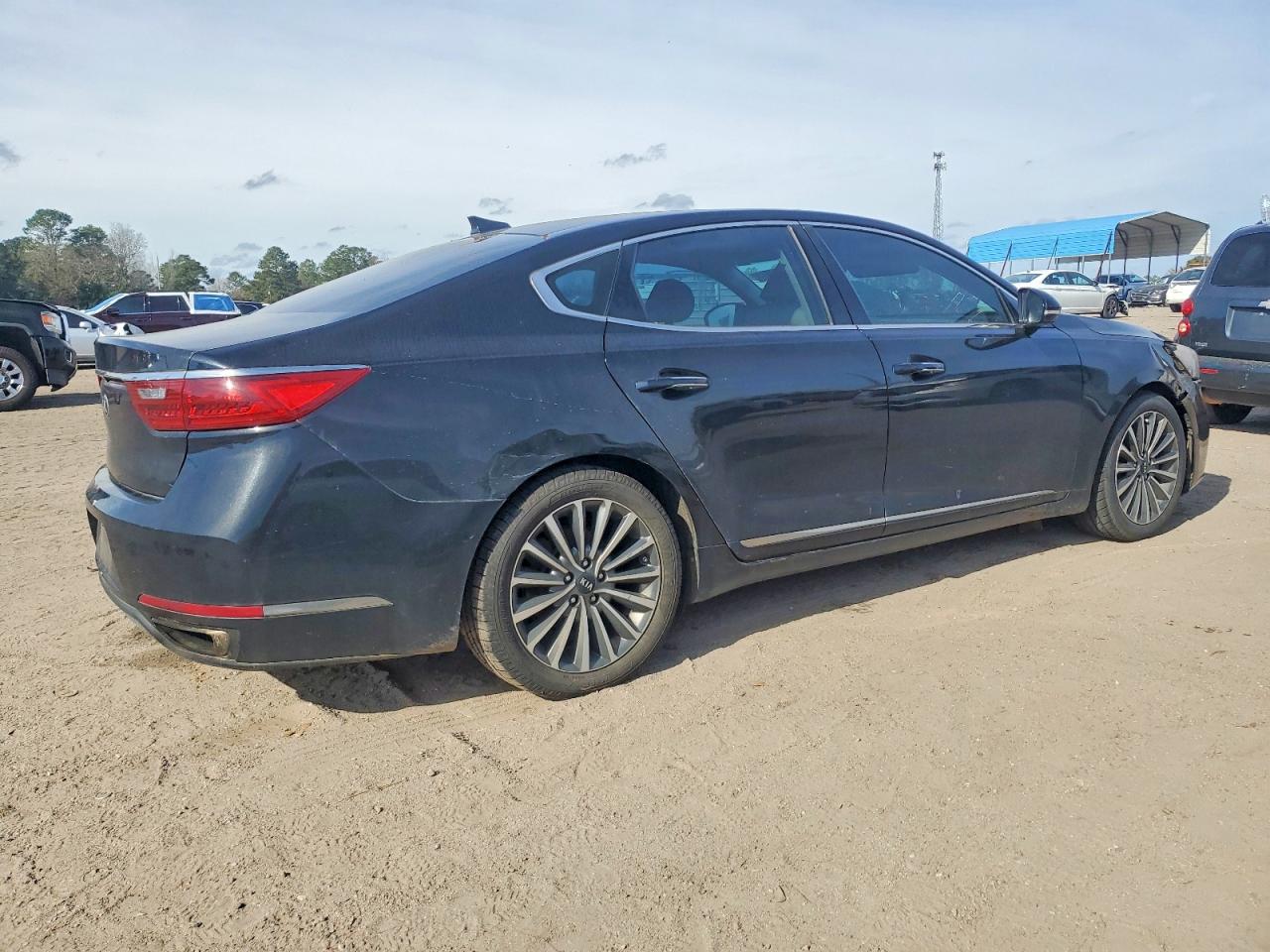 Kia Cadenza Premium
