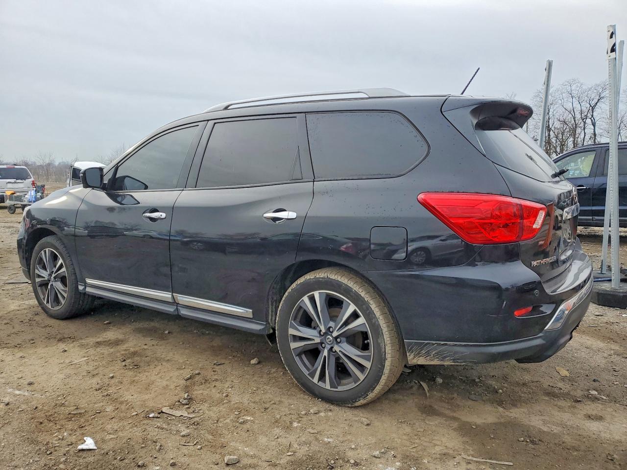 Nissan Pathfinder Platinum