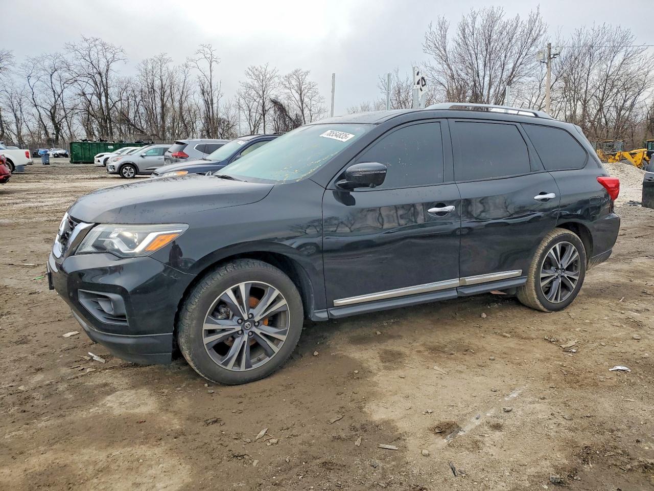 Salvage Nissan Pathfinder Image