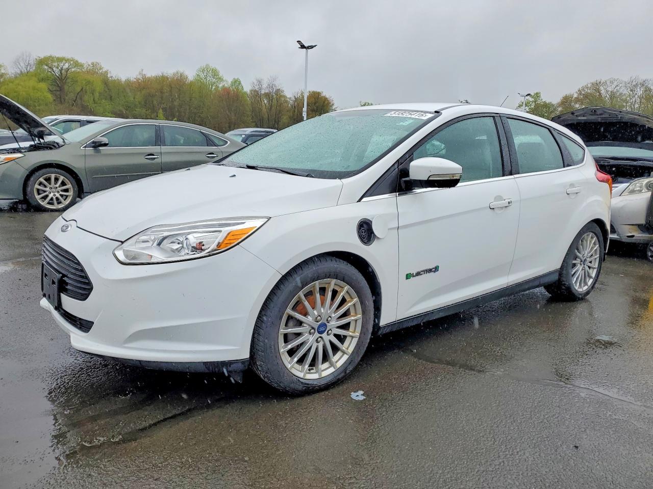 Salvage Ford Focus Image