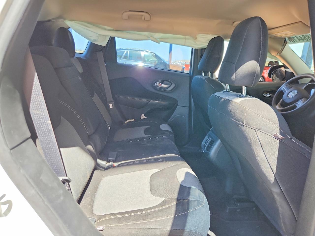 Jeep Cherokee Sport
