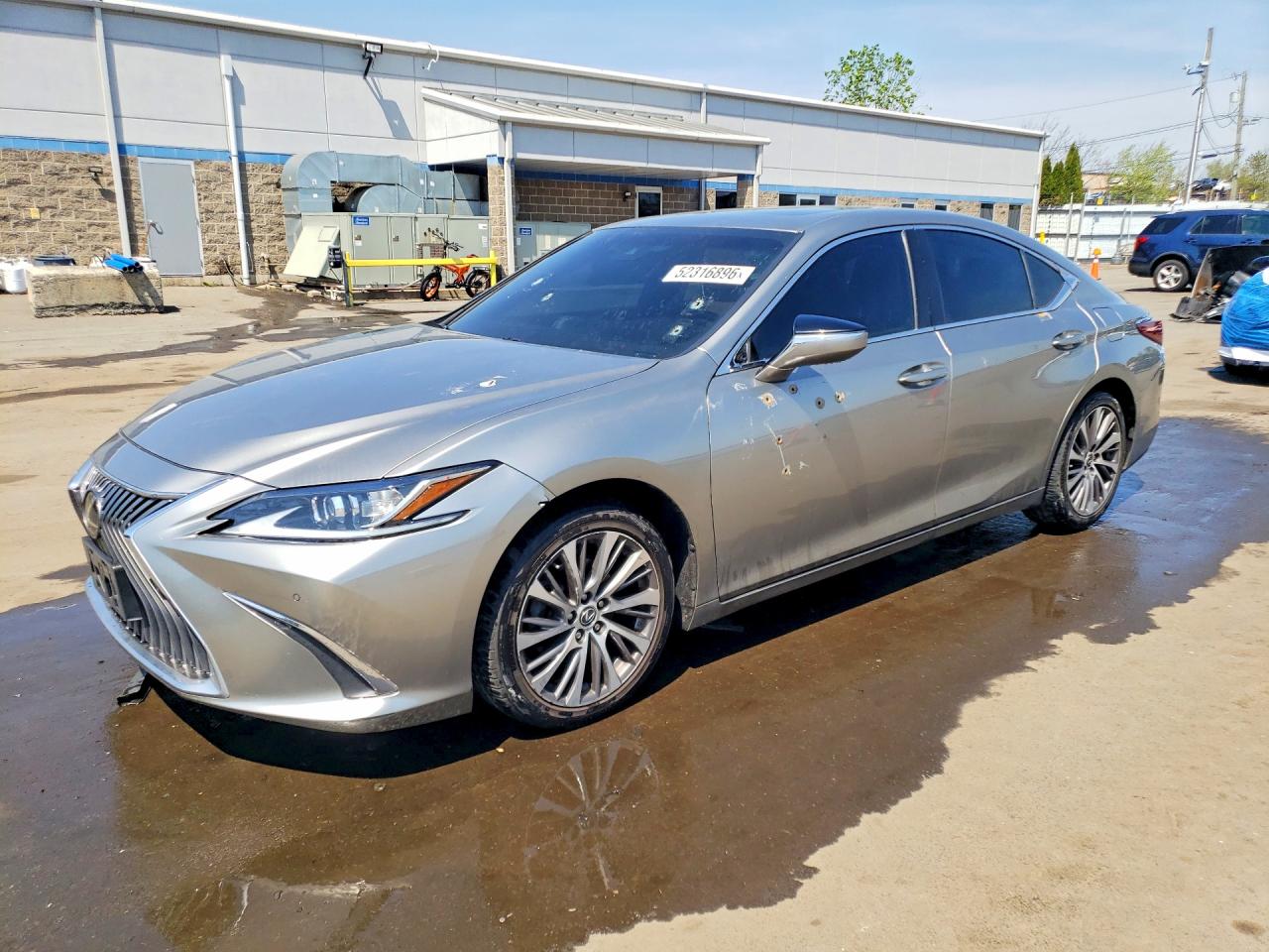 Salvage Lexus Es Image