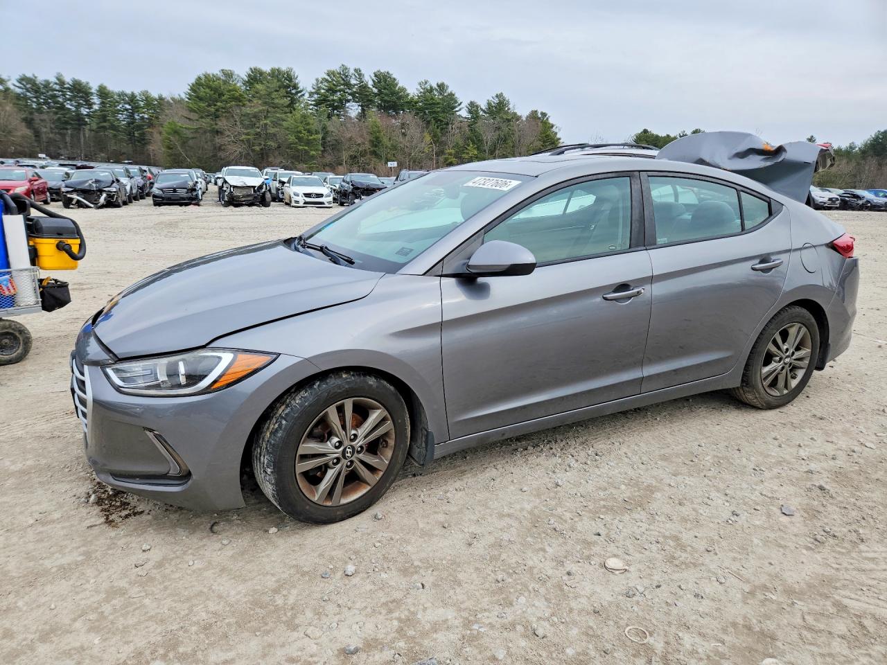Salvage Hyundai ELANTRA Image