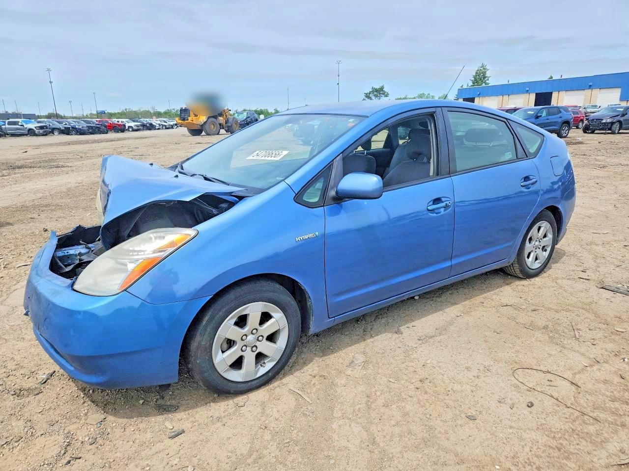 Salvage Toyota Prius Image