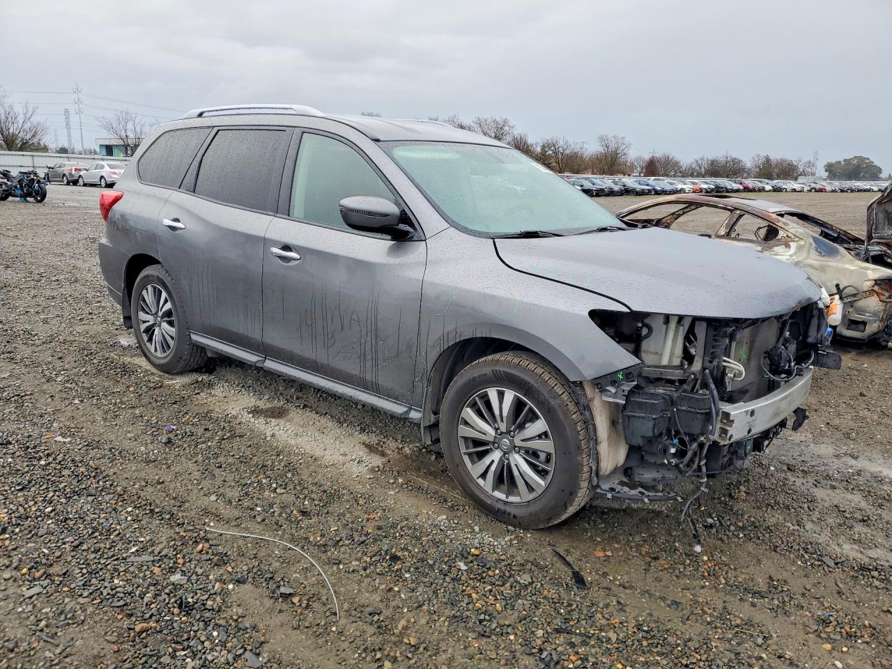 Nissan Pathfinder S