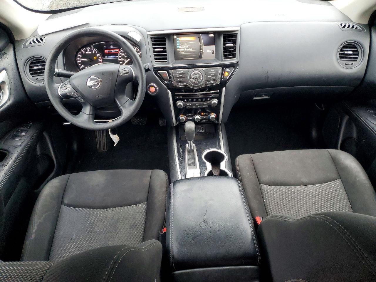 Nissan Pathfinder S