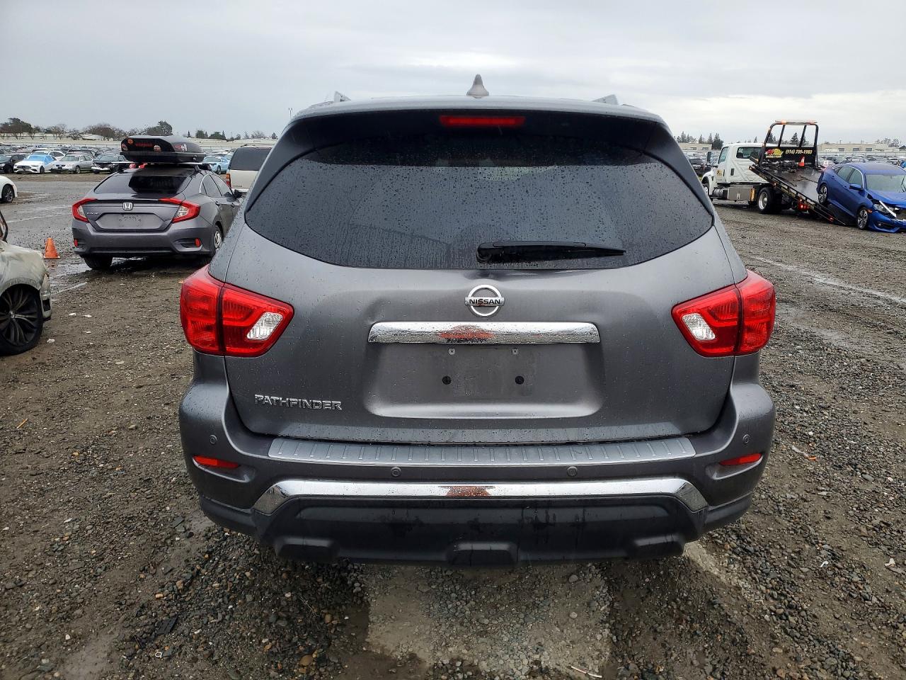 Nissan Pathfinder S