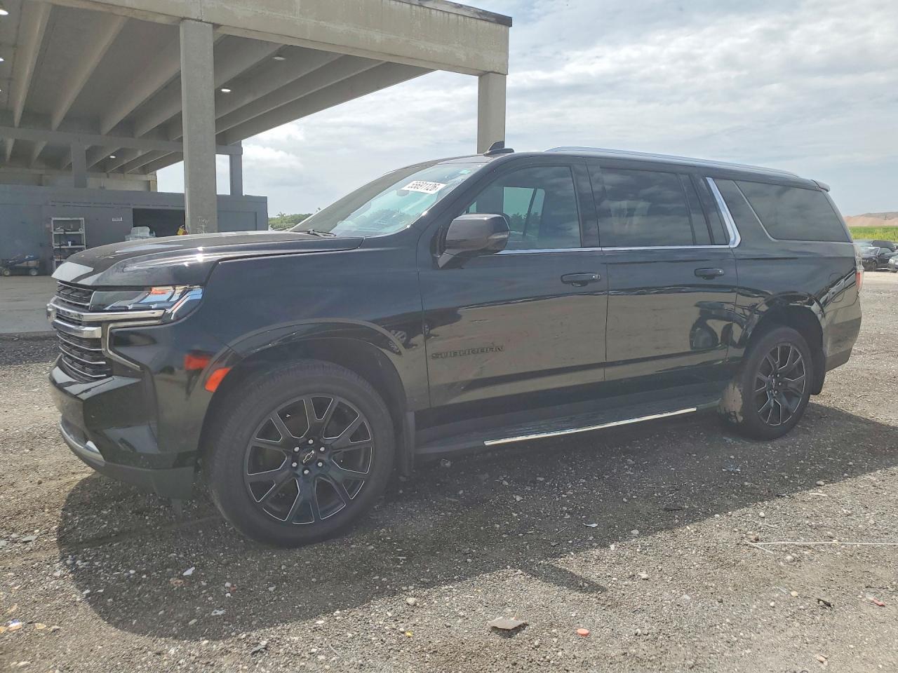 Salvage Chevrolet Suburban Image