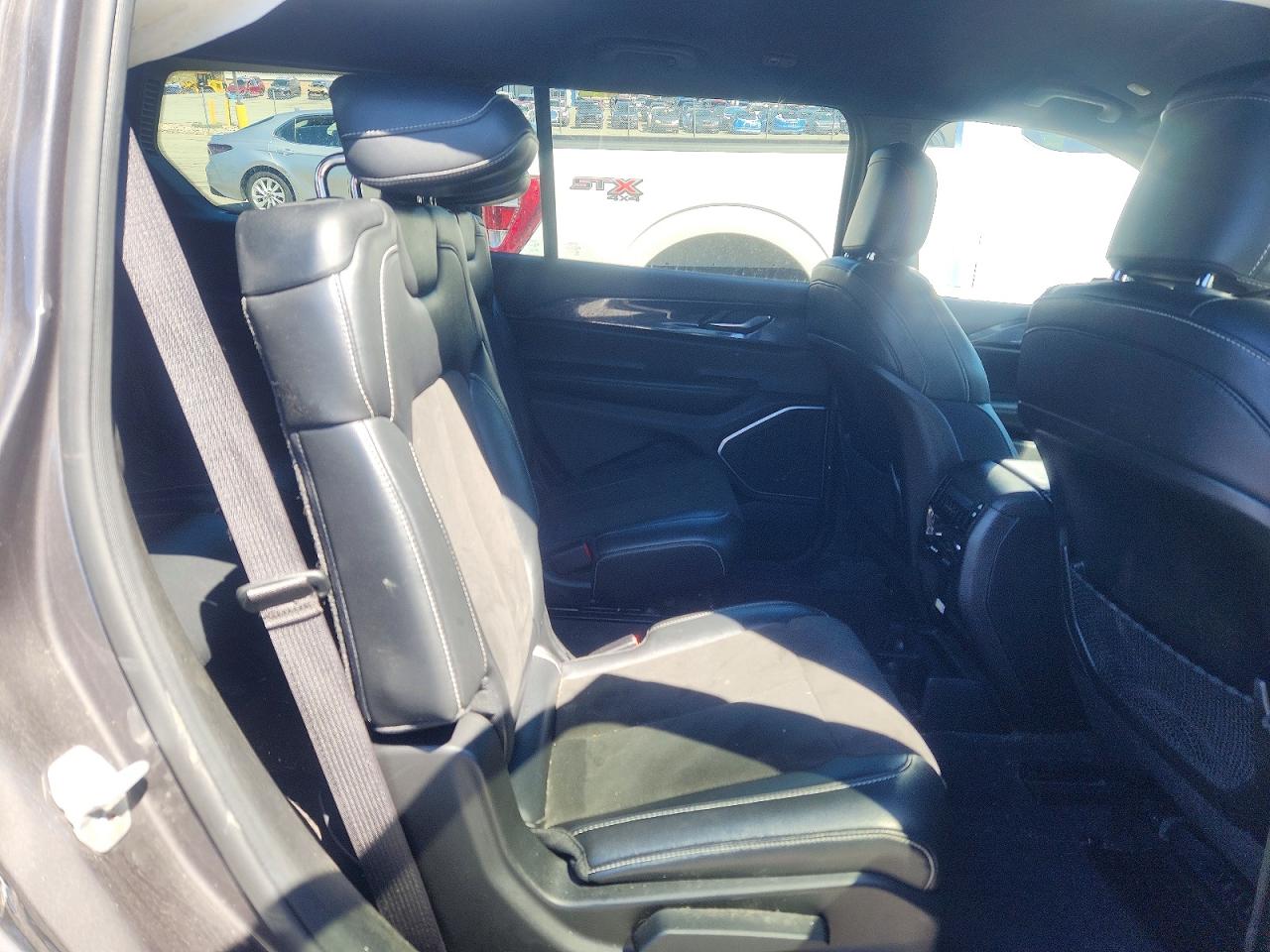 Jeep Cherokee L Laredo
