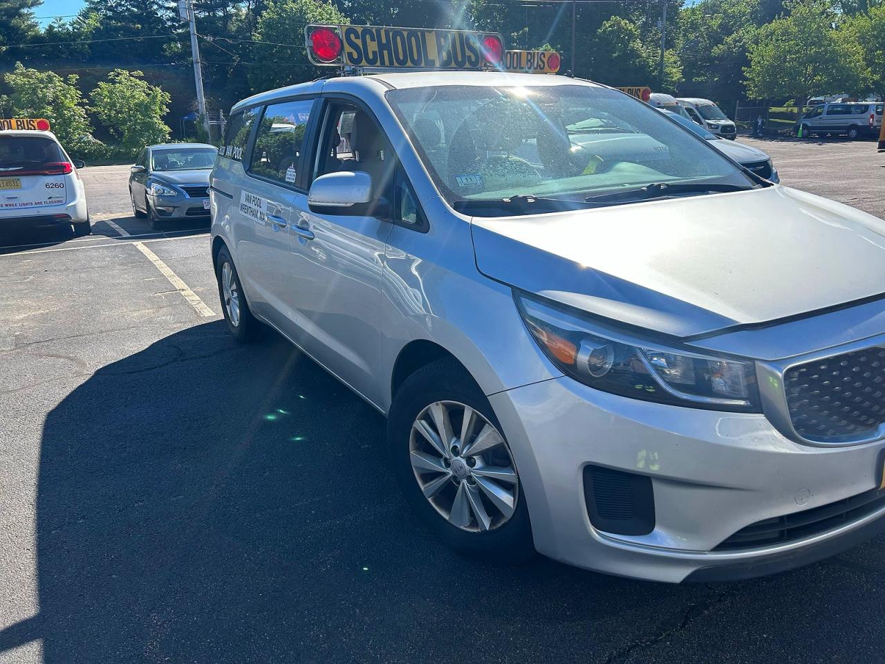 Salvage Kia Sedona Image