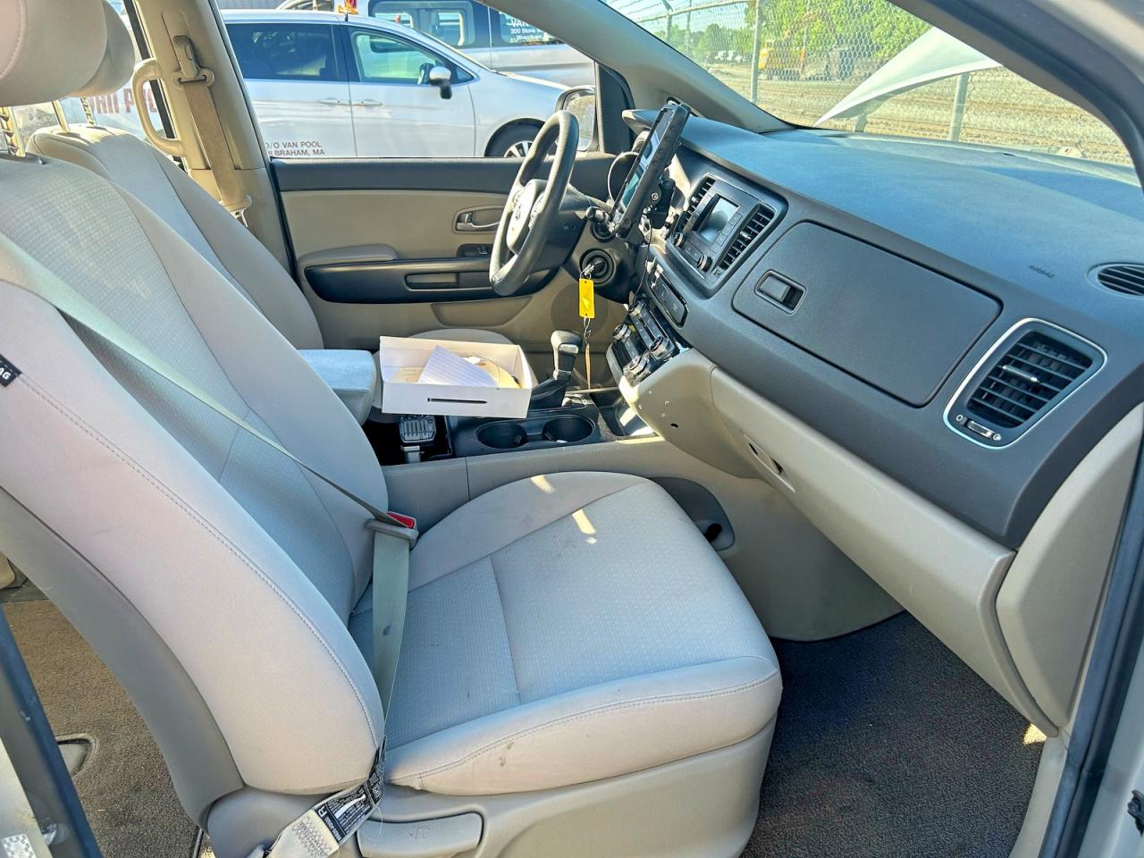 Kia Sedona L