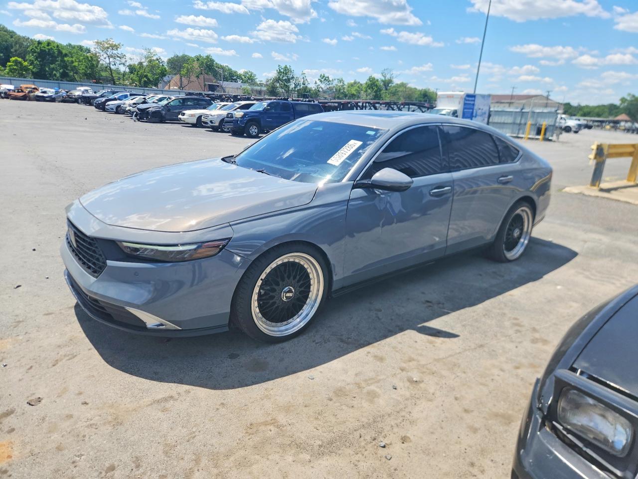 Salvage Honda Accord Image