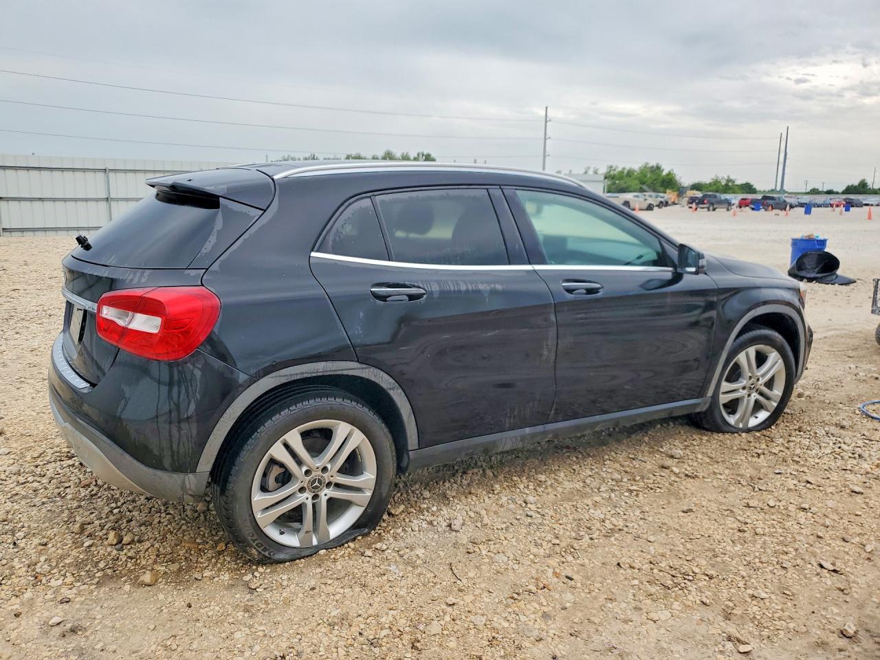 Mercedes-Benz GLA 250