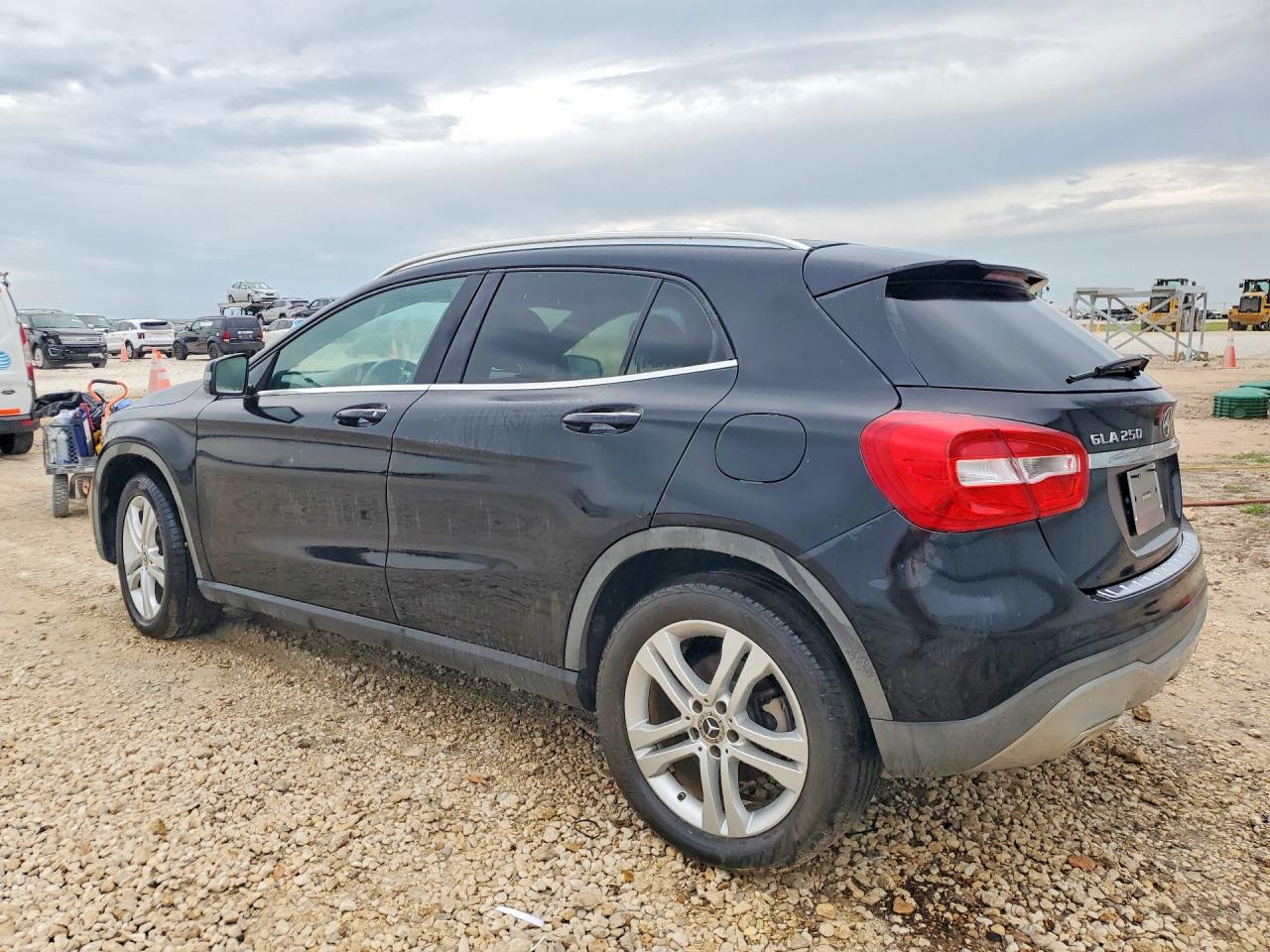 Mercedes-Benz GLA 250
