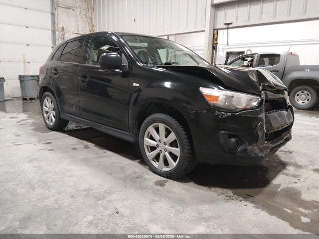 Salvage Mitsubishi Outlander Image