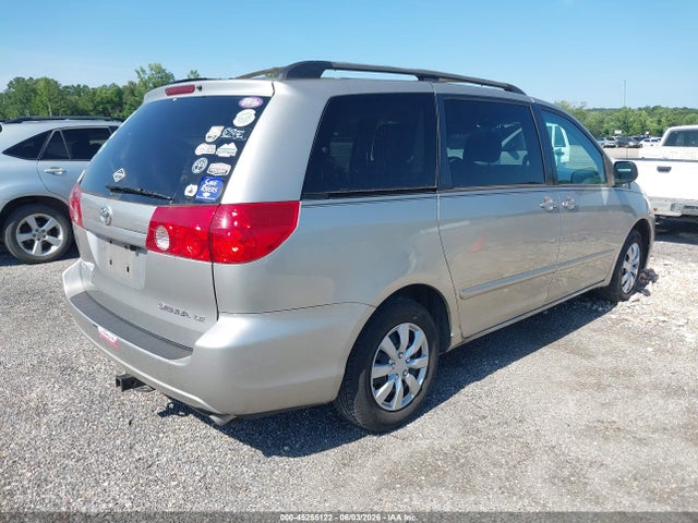 Toyota Sienna Le