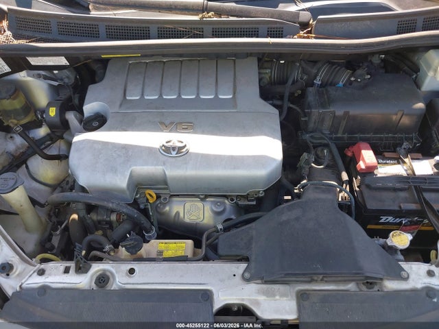 Toyota Sienna Le
