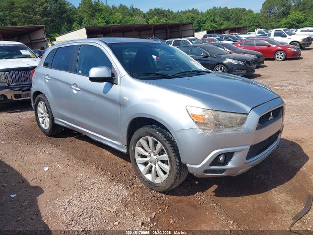Salvage Mitsubishi Outlander Image