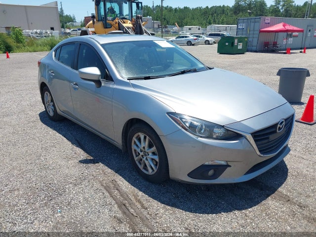 Salvage Mazda Mazda3 Image