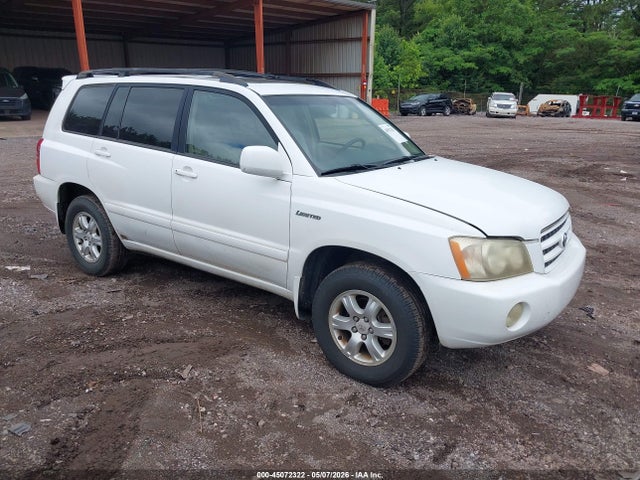 Salvage Toyota Highlander Image
