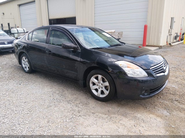 Salvage Nissan Altima Image