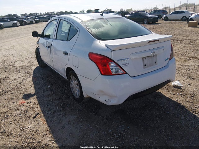 Nissan Versa 1.6 S+