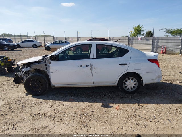 Nissan Versa 1.6 S+