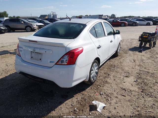 Nissan Versa 1.6 S+