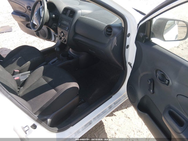 Nissan Versa 1.6 S+