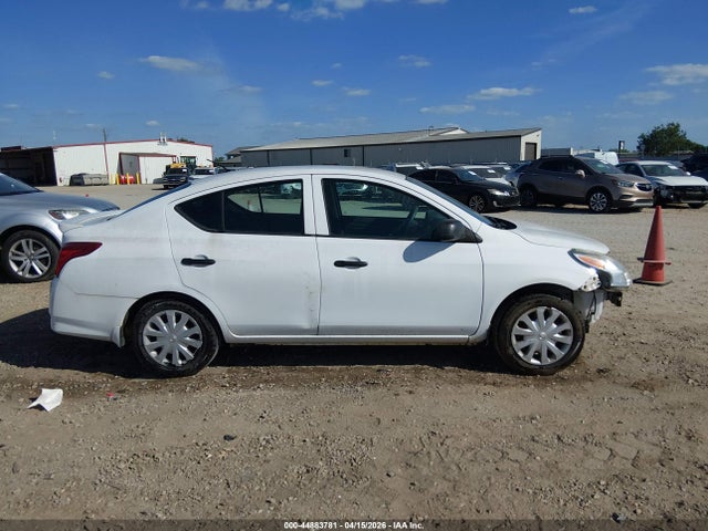 Nissan Versa 1.6 S+