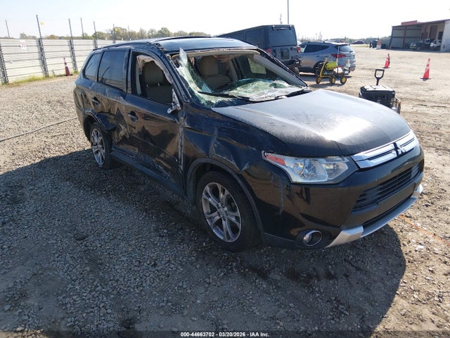 Salvage Mitsubishi Outlander Image