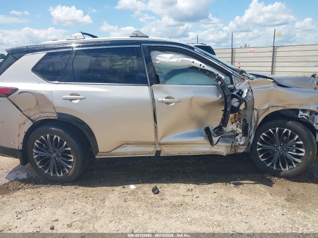 Nissan Rogue Platinum Intelligent Awd