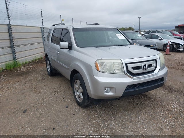 Salvage Honda Pilot Image