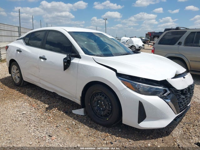 Salvage Nissan Sentra Image