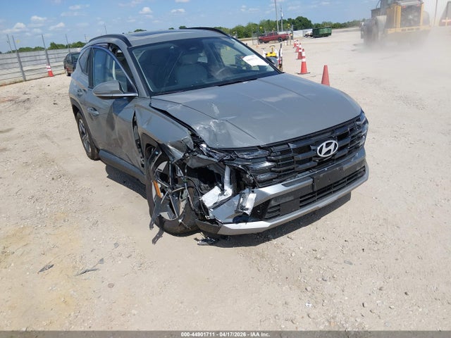 Salvage Hyundai TUCSON Image