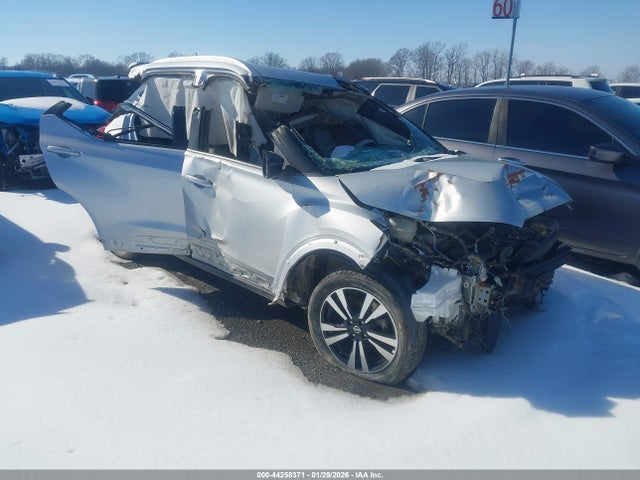 Salvage Nissan Kicks Image
